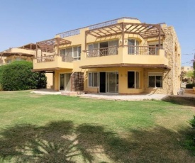 Five-Bedroom Villa at Ein Bay