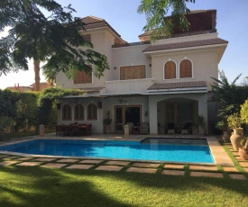 Luxury Villa in Golf Al Sulaymaniya