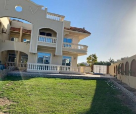 Nearby Elgouna - villa with private pool, garden