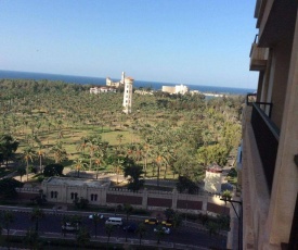 Sea & Garden View at Al-Muntazh Towers - إطلاله علي البحر و حدائق قصر المنتزه