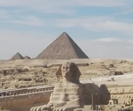 Atlantis pyramids inn