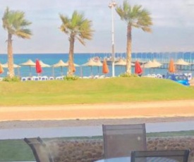 Chalet Porto South Beach - Beach Front Sea View صف أول بحر بحديقة